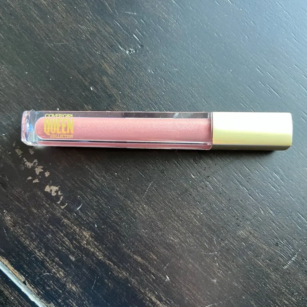 CoverGirl Queen Collection Colorlicious Lip Gloss Spiced Latte (Q700) NWOB
